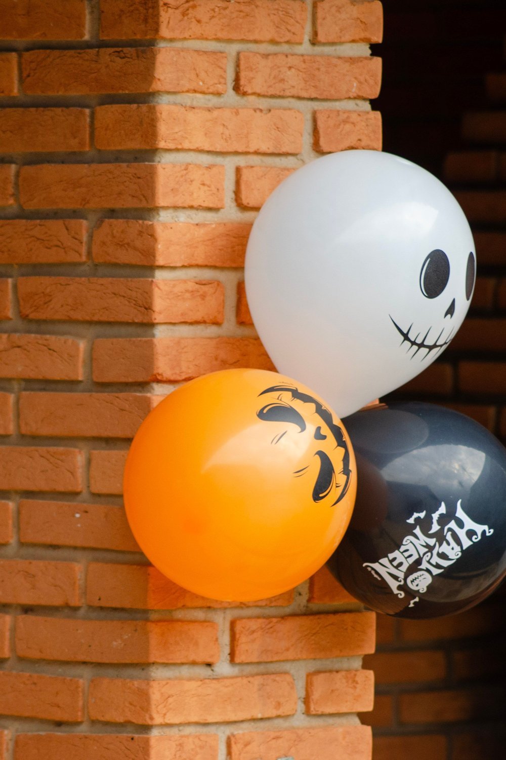 22. Last-Minute Budget Halloween Party Decorations from Dollar Store Finds - halloween party decorationst