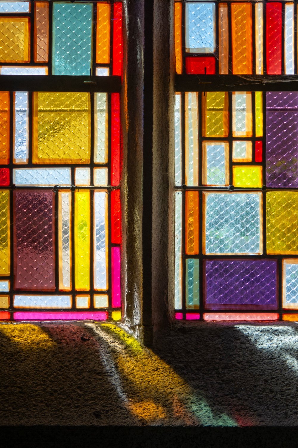 Faux Stained Glass Suncatcher DIY with Elmer's Glue and Acrylic Paint - suncatcher diy