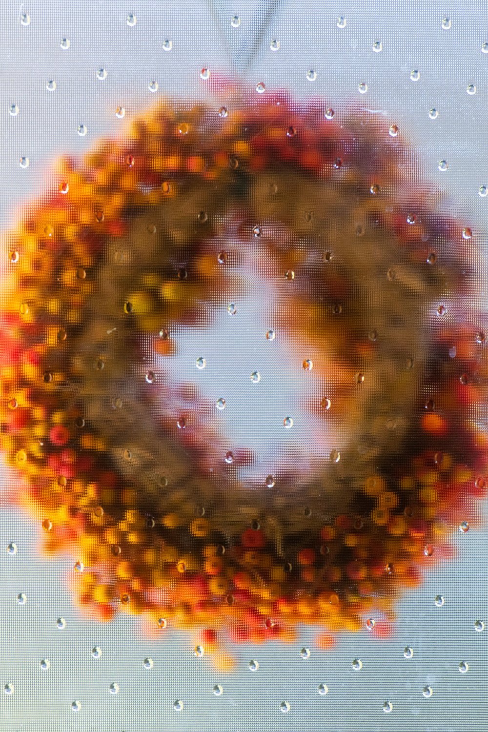 Ombre Mesh Wire Pumpkin Wreath DIY for a Gradient Fall Effect - wire pumpkin wreath diy