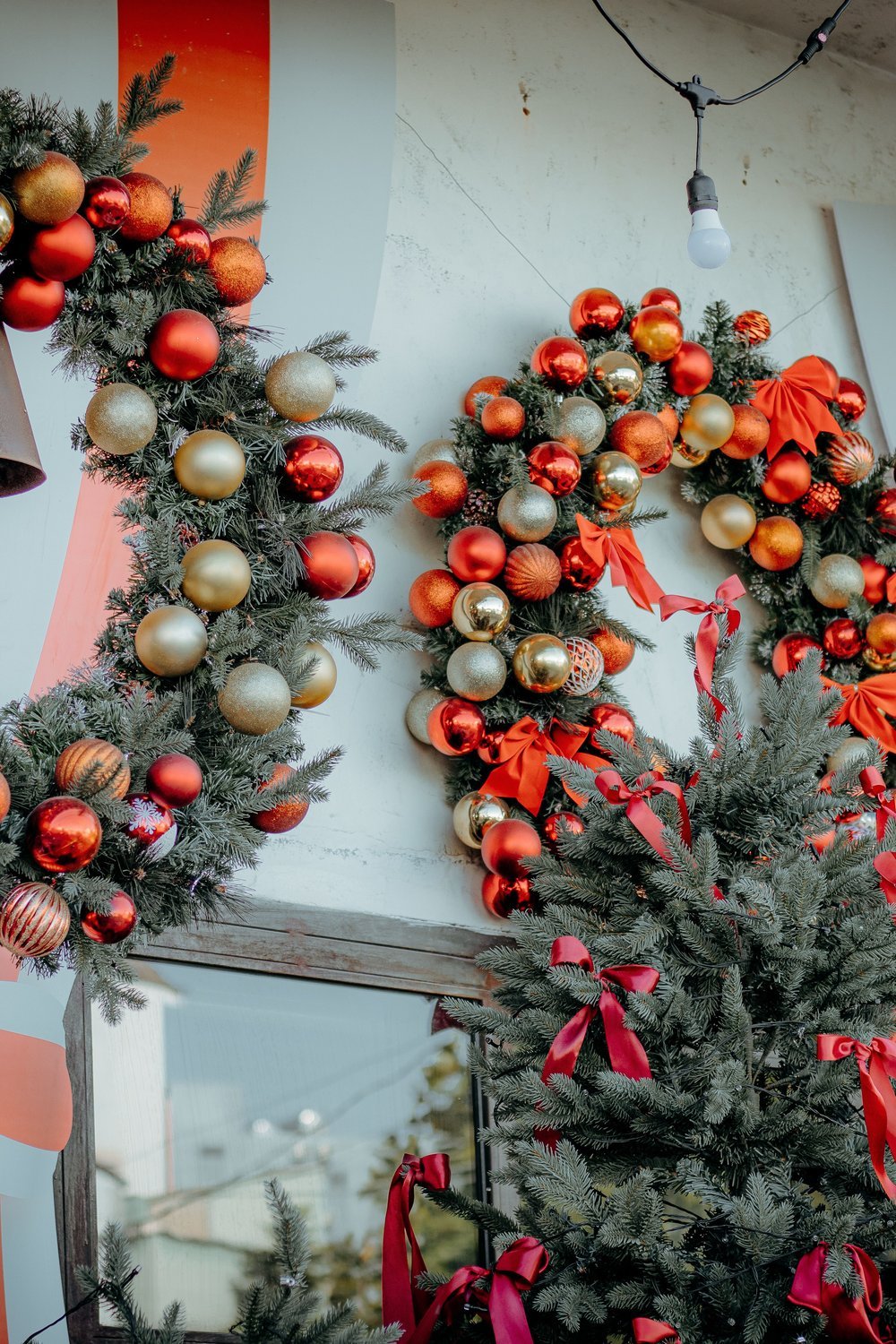 Velvet Ribbon Wire Pumpkin Wreath for a Luxurious Fall Feel - wire pumpkin wreath diy