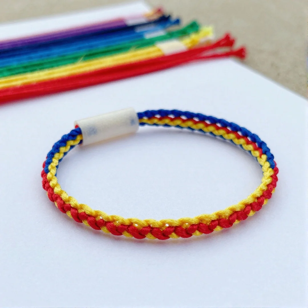 3-String Bracelet - how to make friendship bracelets