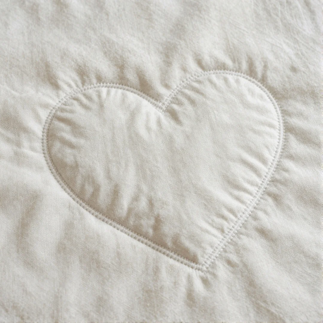 Applique Detail Blanket - how to sew a baby blanket step by step